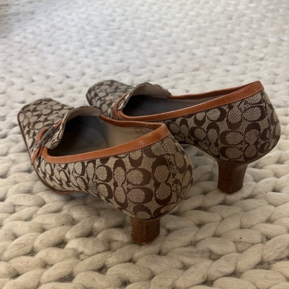 Coach Logo Square Toe Pumps - Picture 9 of 12